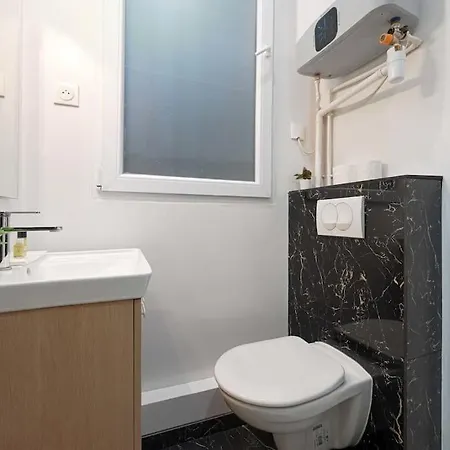 Modern, Bright And Fully Renovated Apartment Paris